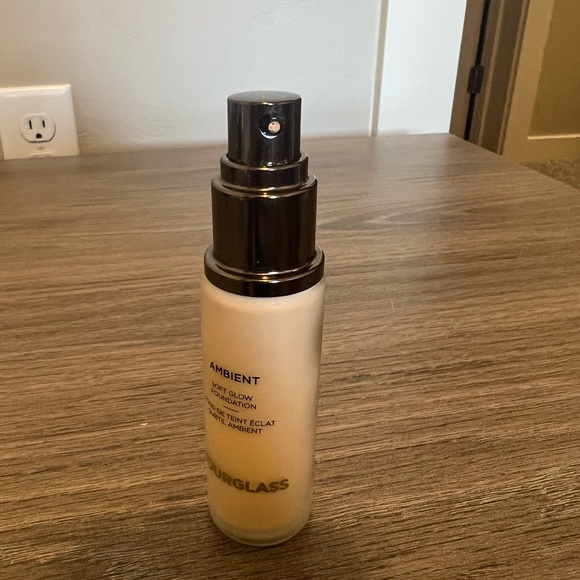 Ambient Soft Glow Foundation - Picture 3 of 5